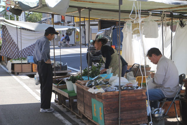 火曜市の写真